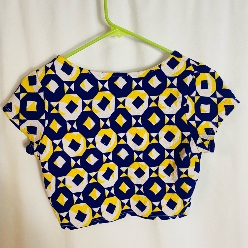 Crop Top - Picture 3 of 4